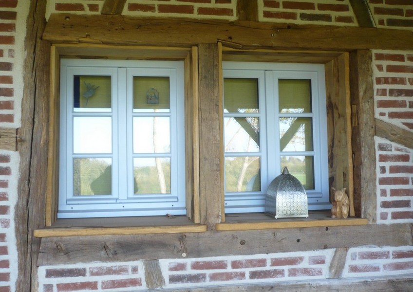 Fenêtre 2 vantaux avec petits bois collés Finition peinture BERTHAUD 71