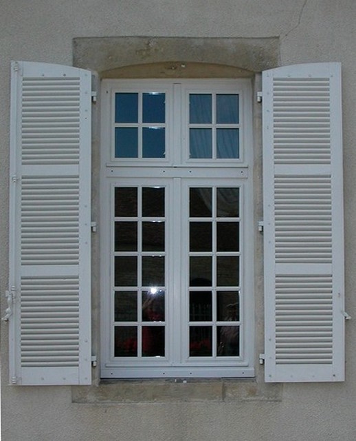 Fenetre 2 vantaux imposte ouvrant BERTHAUD Menuiseries sur mesure Le Miroir 71